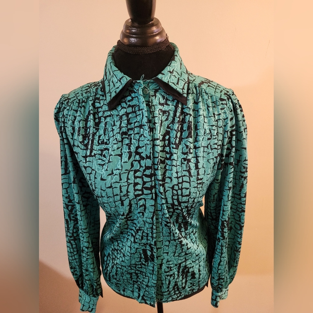 Green And Black Double Collar Bow Blouse